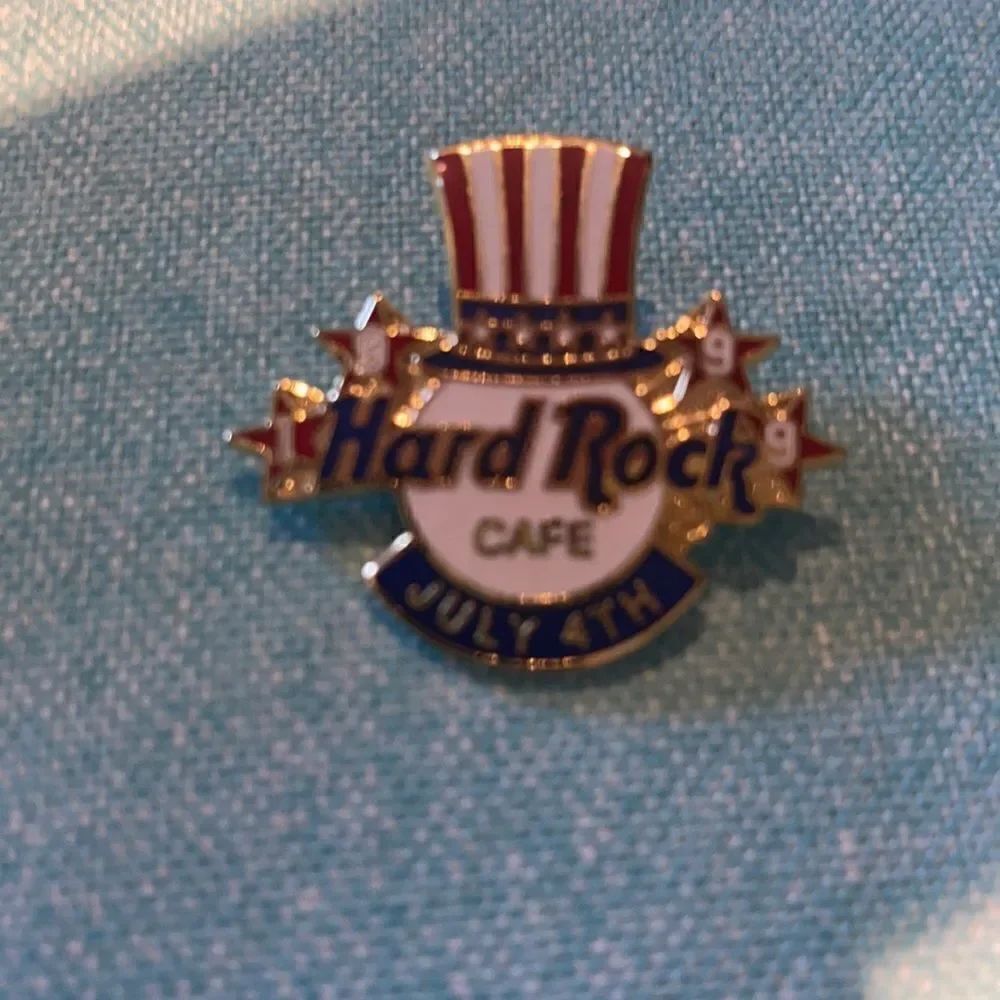 HARD ROCK Patriot Top Hat July 4th pin!